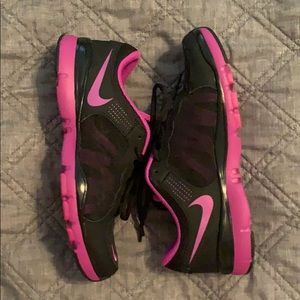 🌺 Nike Training shoes